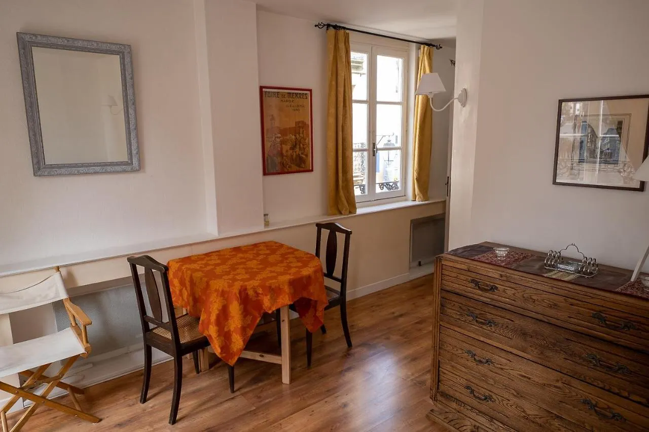 Appartement Place Des Cordeliers Dinan 0*,  Frankrike