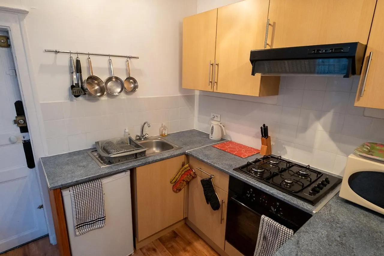 Appartement Place Des Cordeliers Dinan Lägenhet